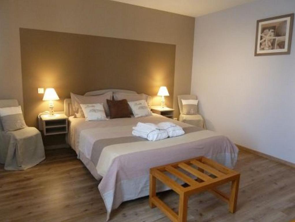 Saint-Hilaire-de-Court Chambres D'Hotes De La Junchere الغرفة الصورة